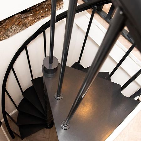 Modern Finish To A Historic Brewers House, Derby Villa Bagian luar foto
