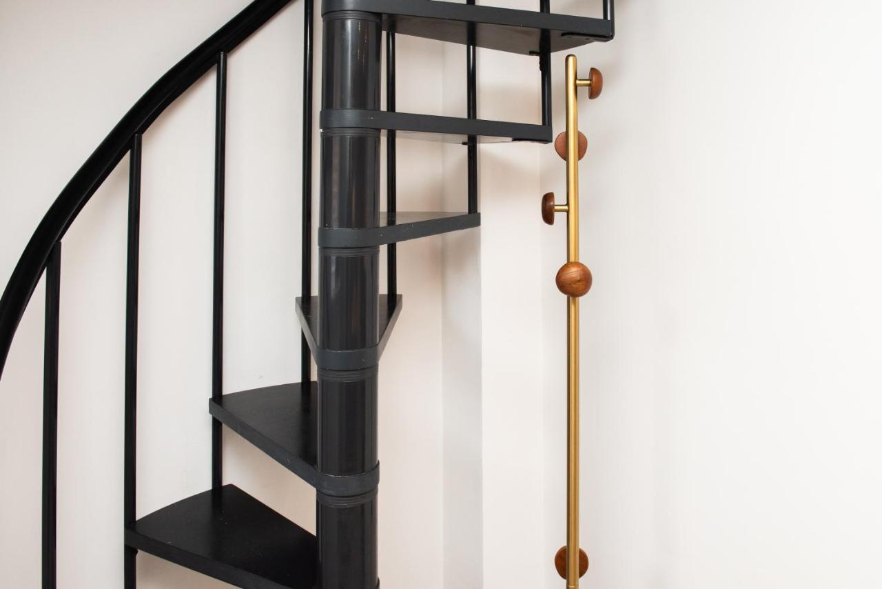 Modern Finish To A Historic Brewers House, Derby Villa Bagian luar foto